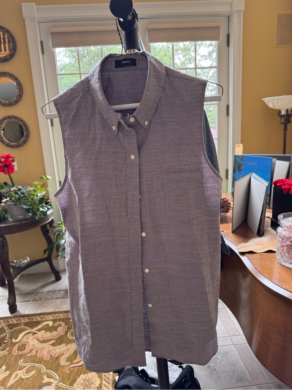Theory Lavender Sleeveless Button-Down Top